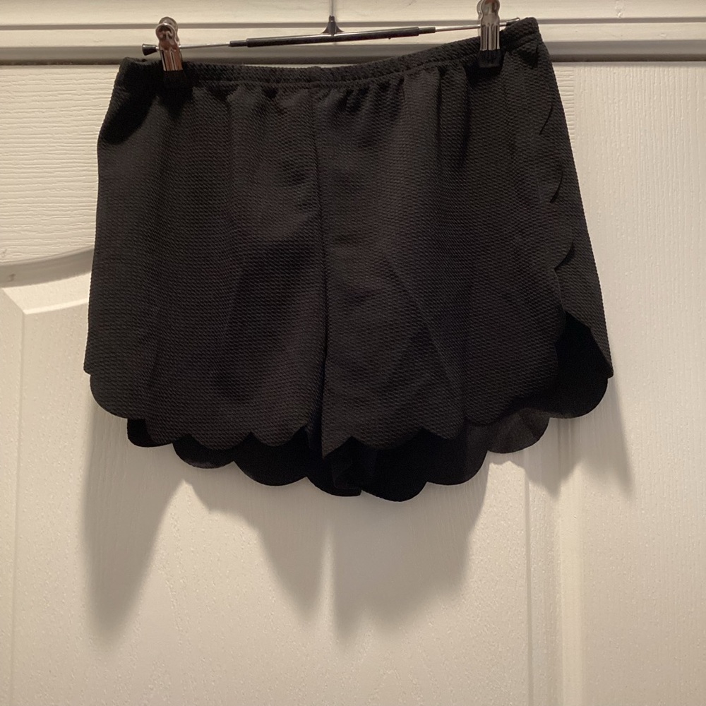 Scalloped Hem Women's Black Shorts